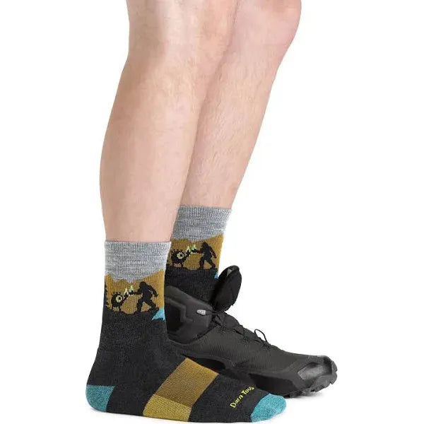 Darn Tough Men's Close Encounters Micro Crew Midweight Hiking Sock