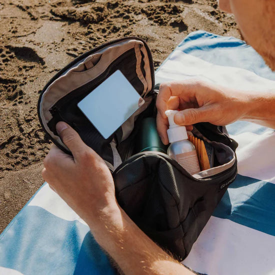 Lifeventure Barrel Wash Bag